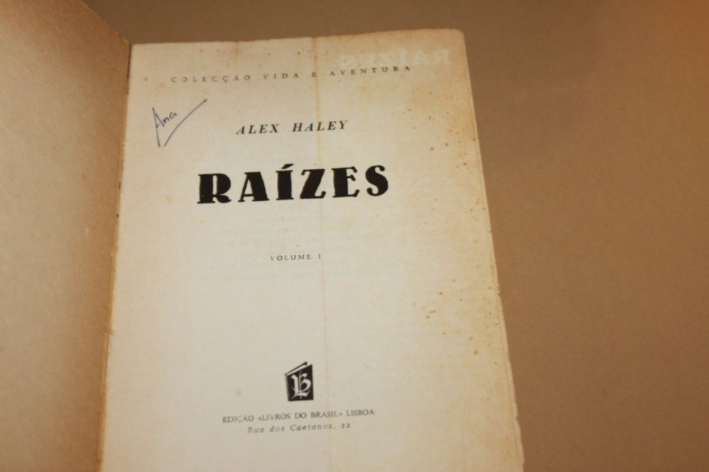 Raízes I de Alex Haley