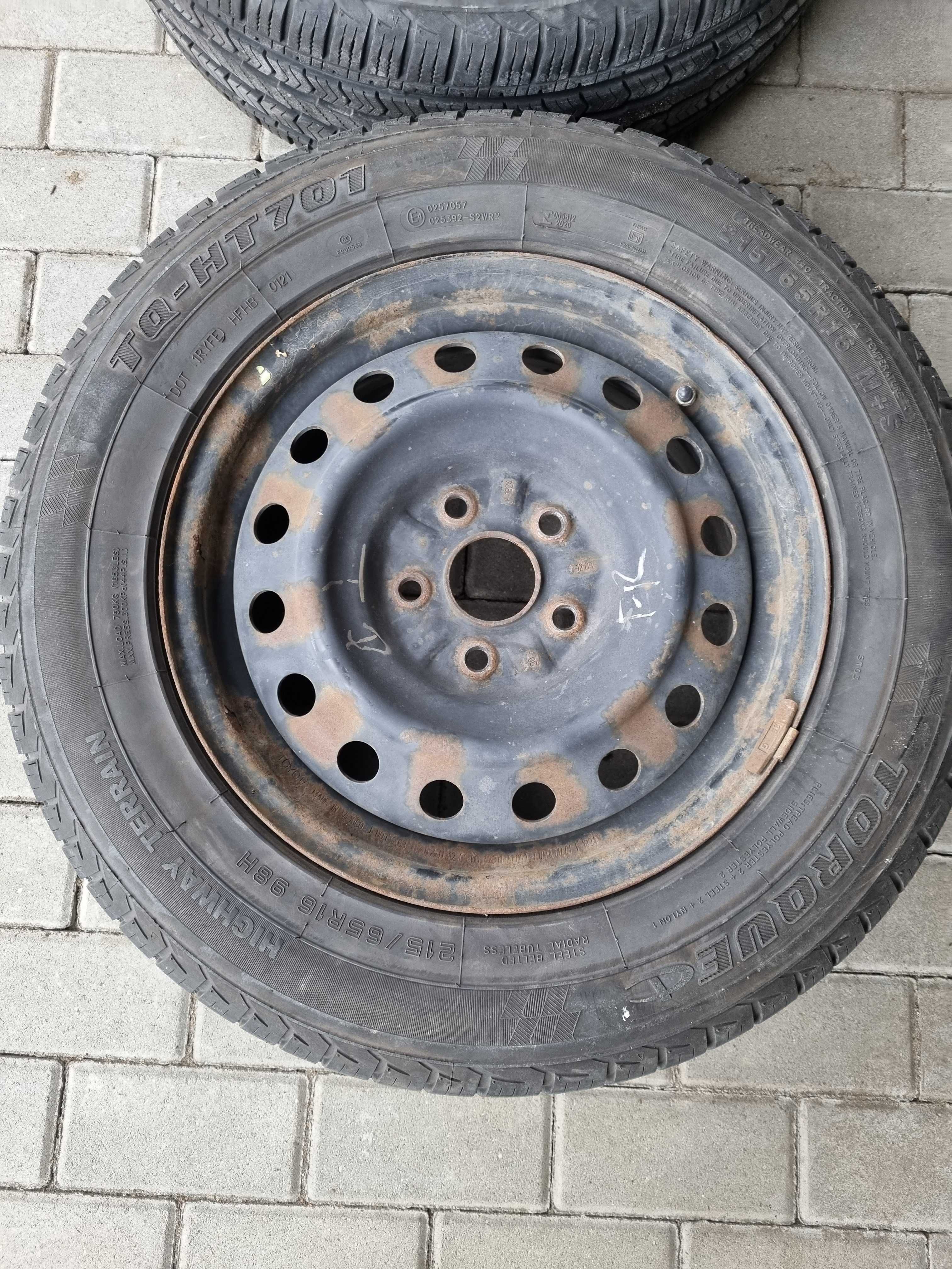 Koła Torque 215/65/R16 98H Wielosezon z czujnikami TPMS do Sienna XL20