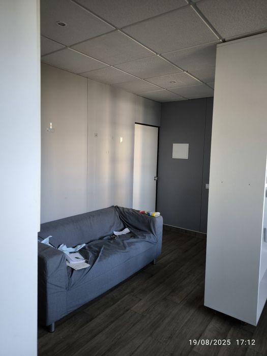 Estúdio Pontinha (Metro) Equipado e renovado