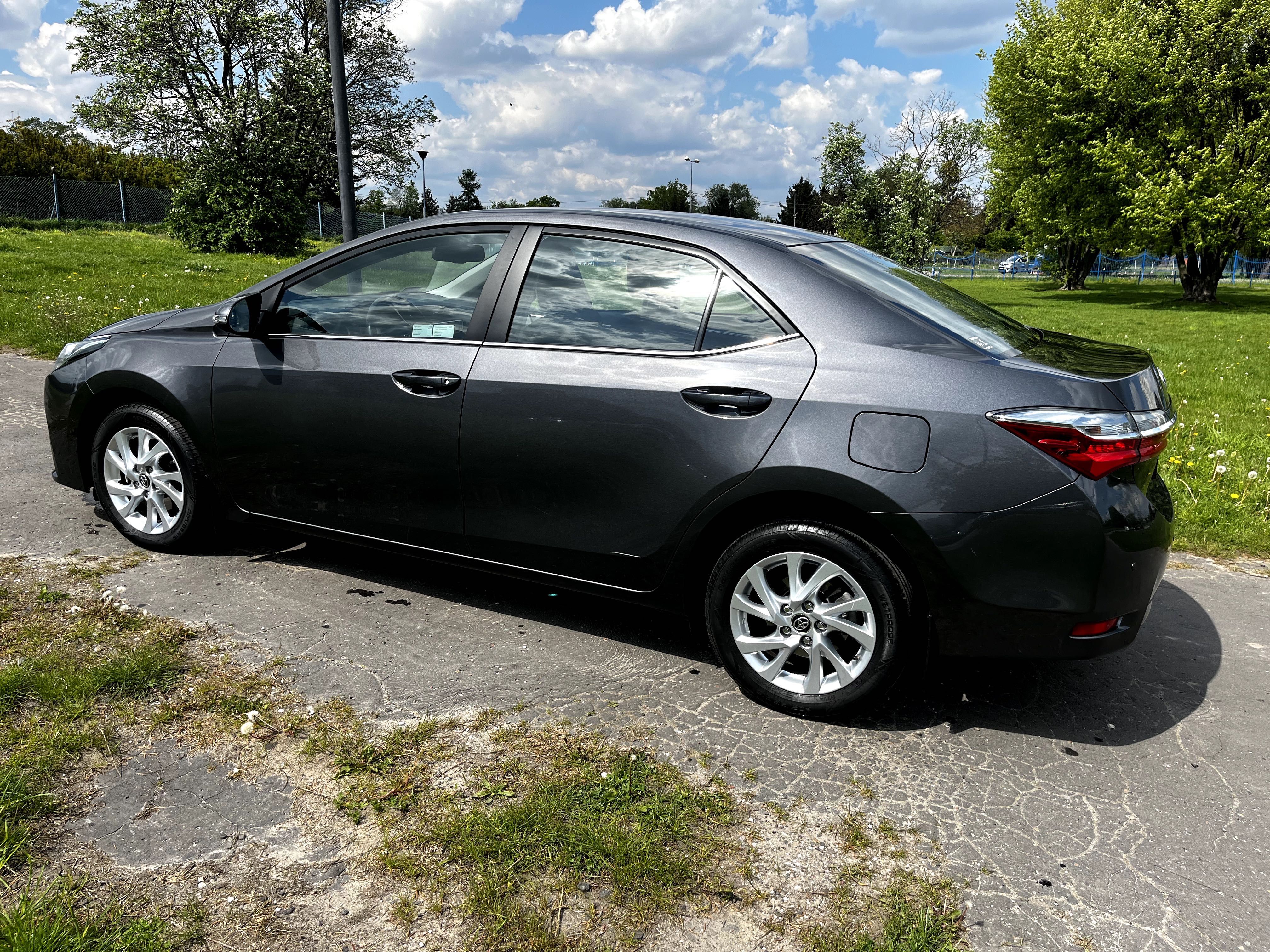 TOYOTA Corolla 1.6 Comfort, rok 2016, przebieg 83 489 tys. WARSZAWA