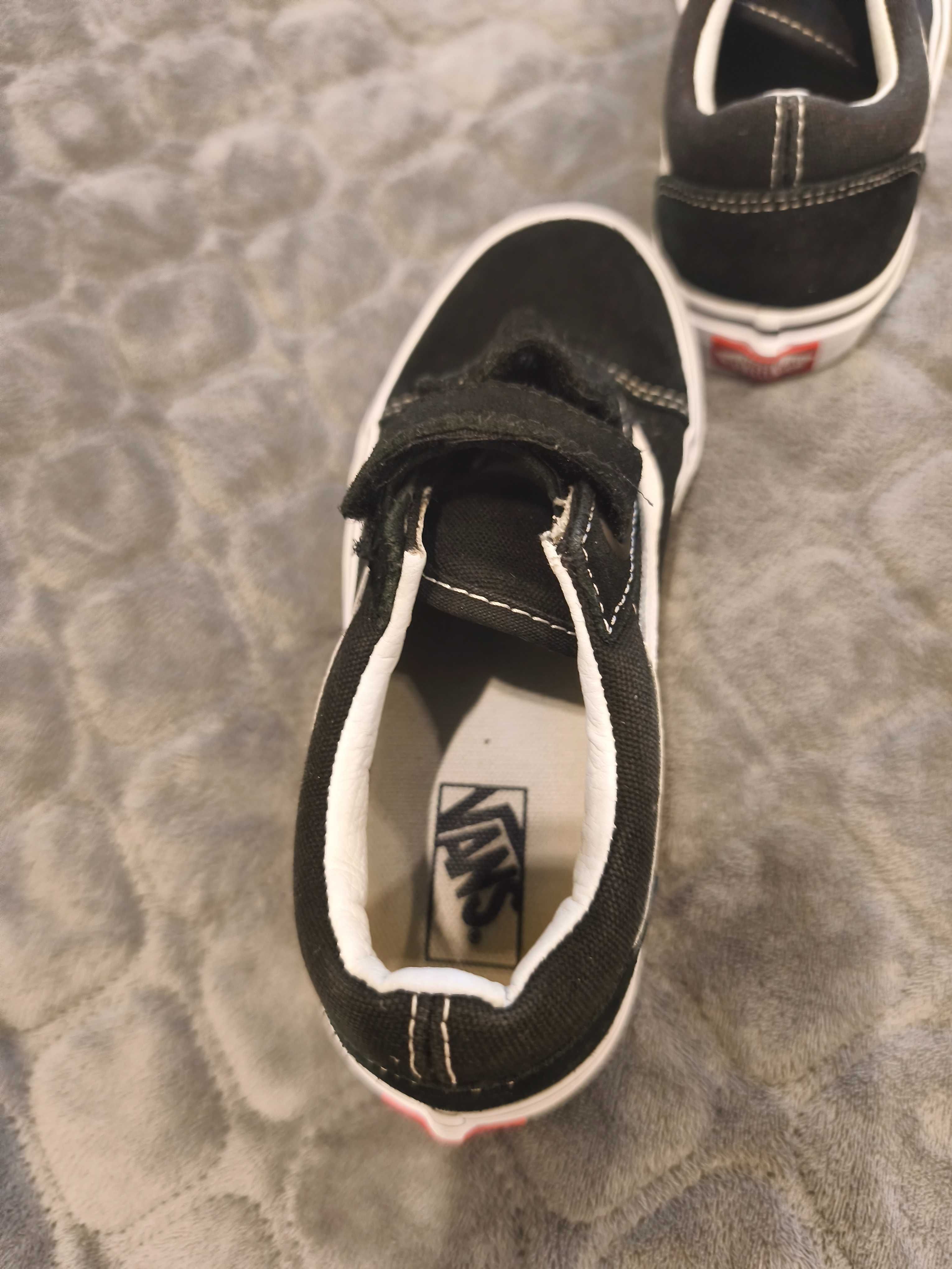 Продам Vans б/у на липучках