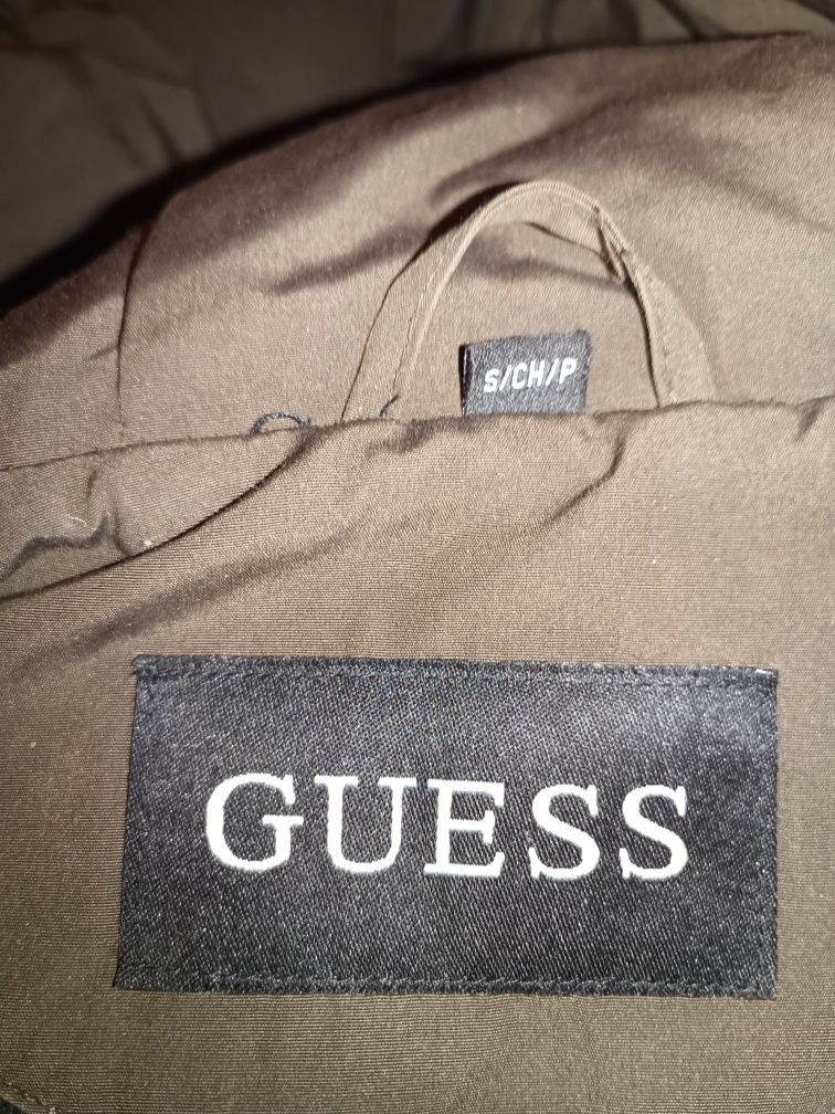 Продам пальто guess размер s в хорошем состоянии.