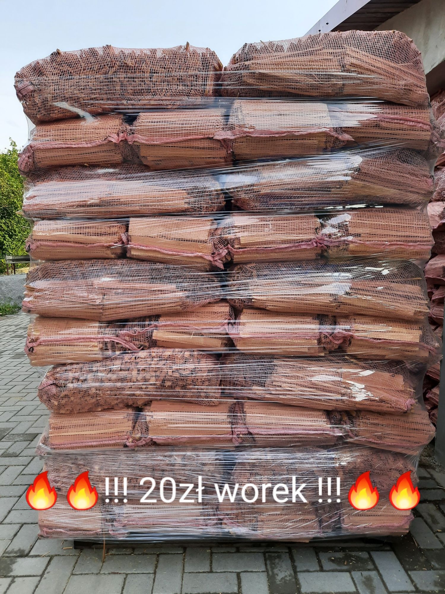 Drewno rozpałkowe,rozpałka,podpałka,drzewo,opał,węgiel,brykiet,pellet