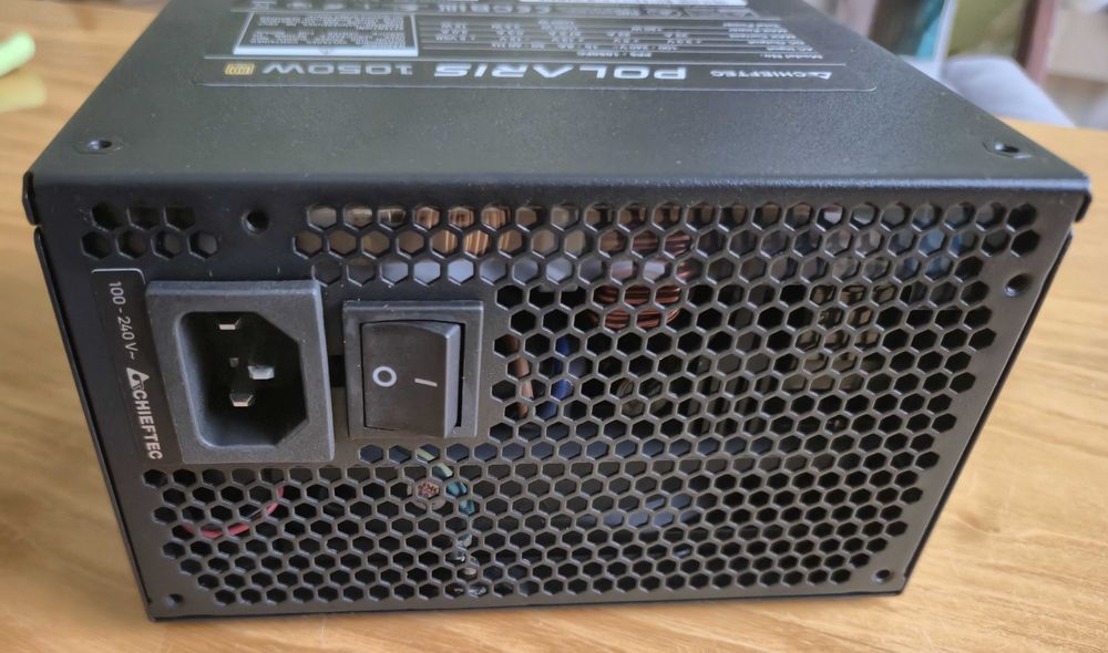 Zasilacz Chieftec Polaris 1050W 80 Plus Gold (PPS-1050FC)