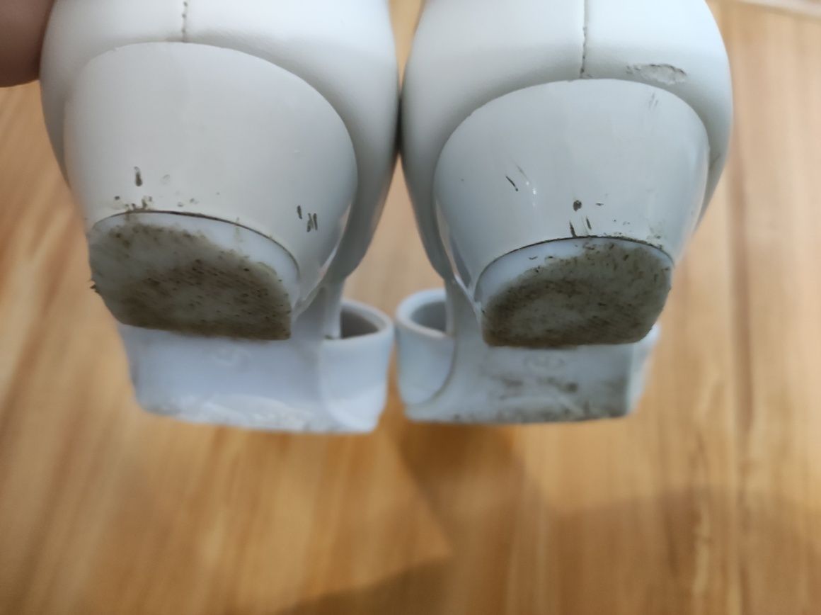 Buty komunijne na obcasie