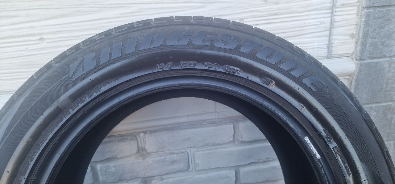 Продам летнюю резину Bridgestone 255.55.19