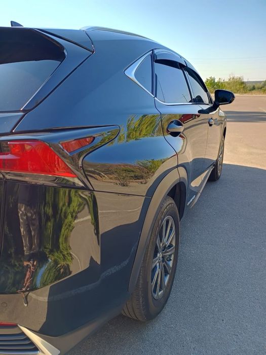 Продаю Lexus nx 300h