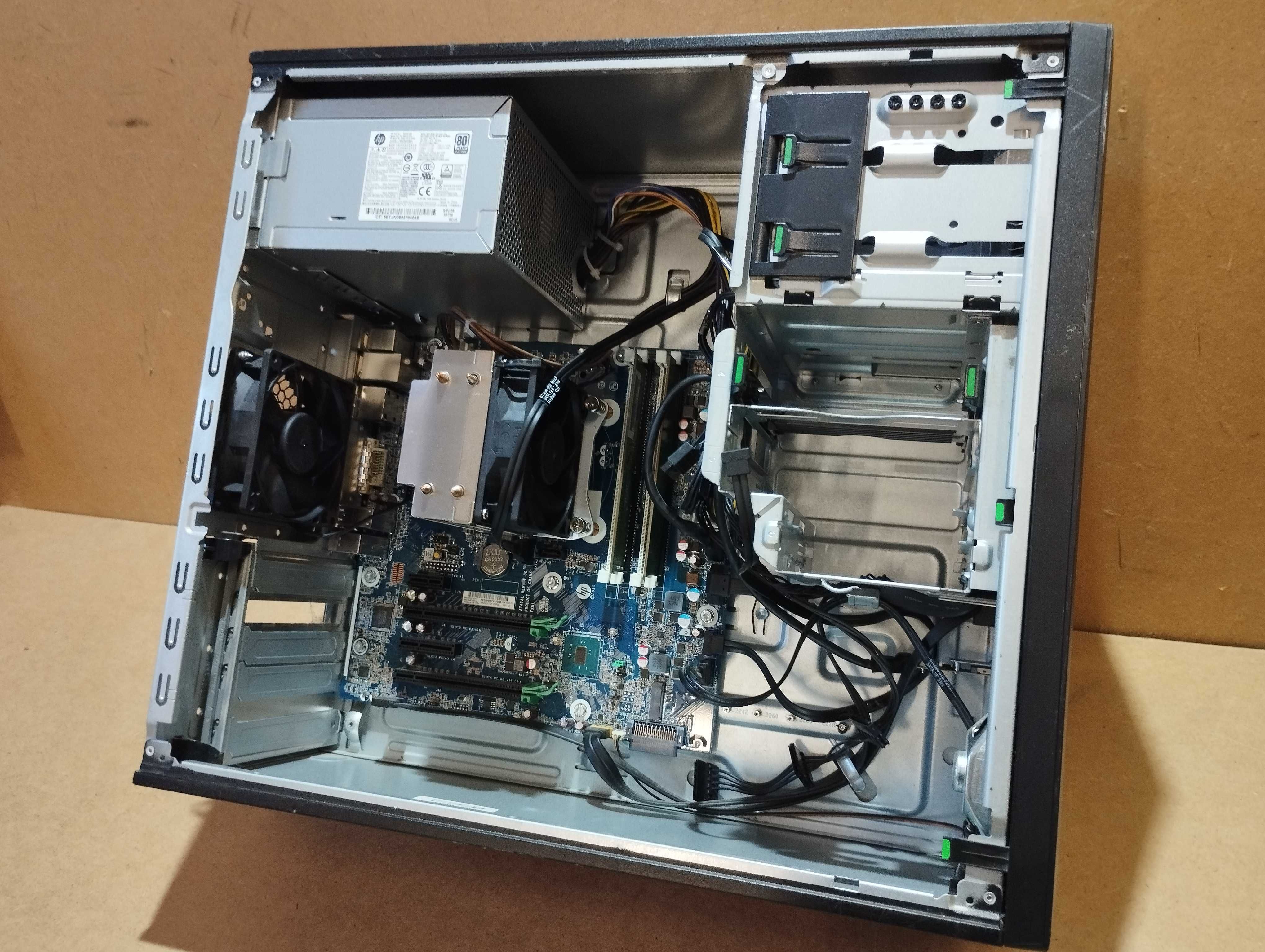 Робоча станція HP Z240 / Xeon E3 - 1245 V6 / 16 DDR4