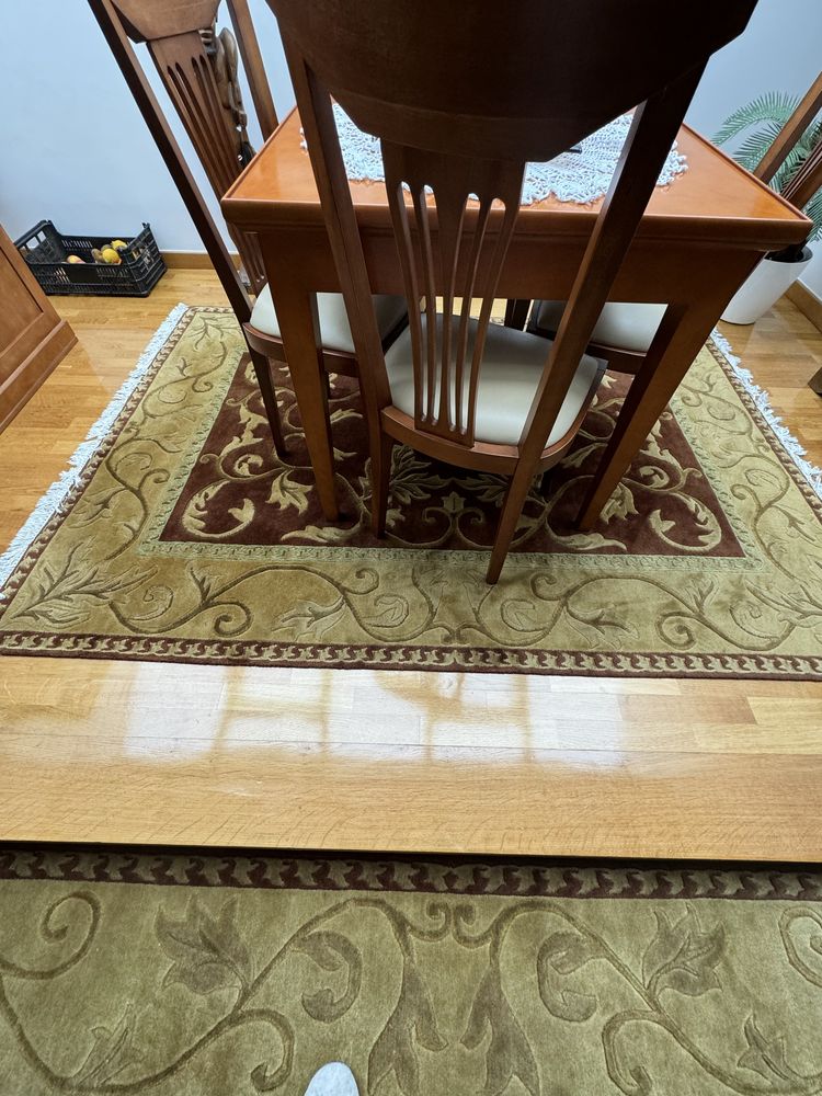 Vendo carpetes de sala,   uma com 3mx2m e outra com 2,3x1,6