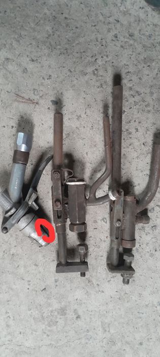 Продам струпцини для заправки балонів газом.