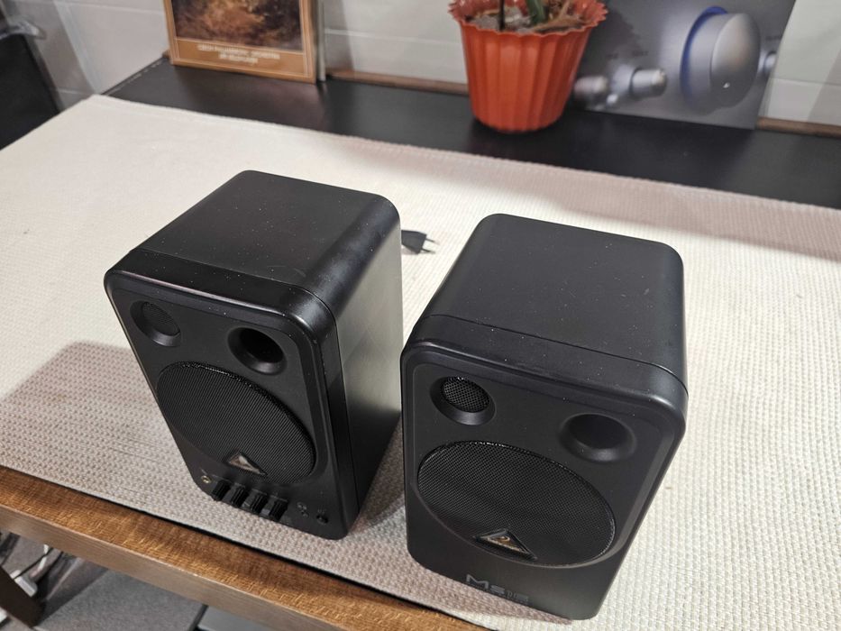 Монітори Behringer MS16