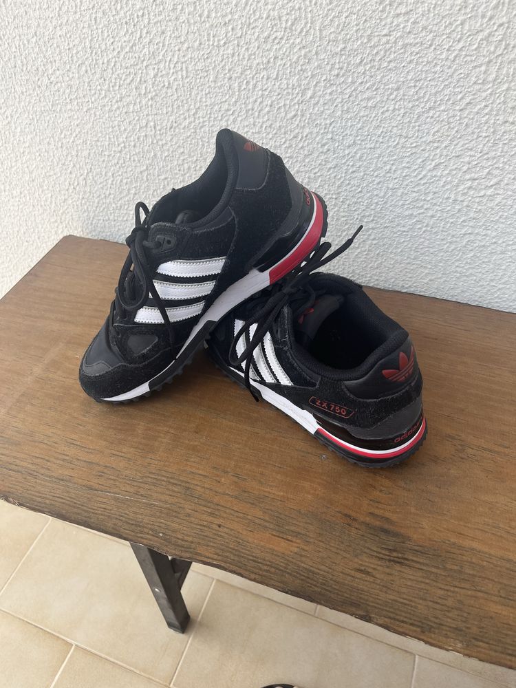 Estou a vender uns tenis em muito bom estado, com muito pouco uso