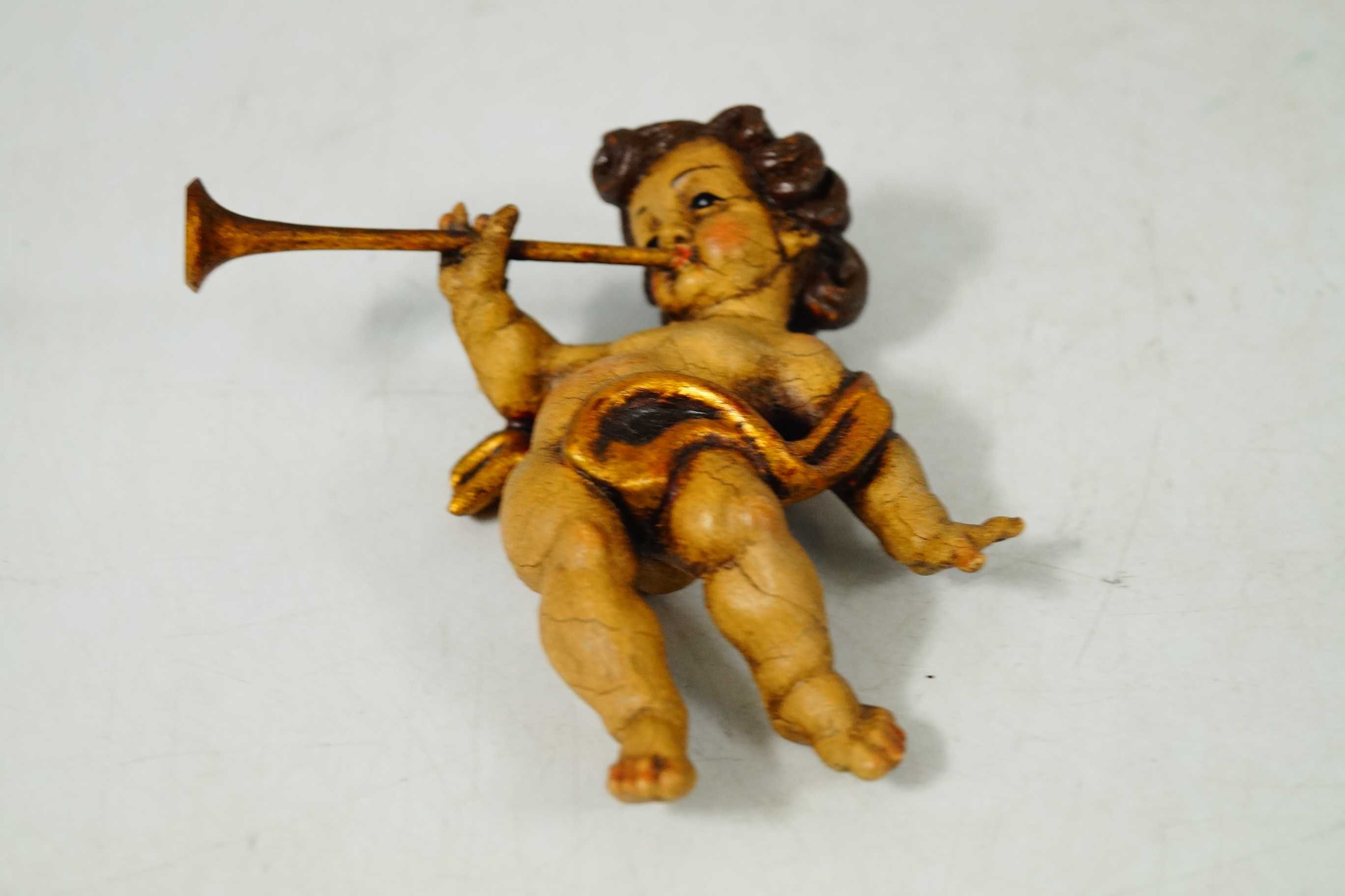 Figura drewniana figura putto rzeźba drewno