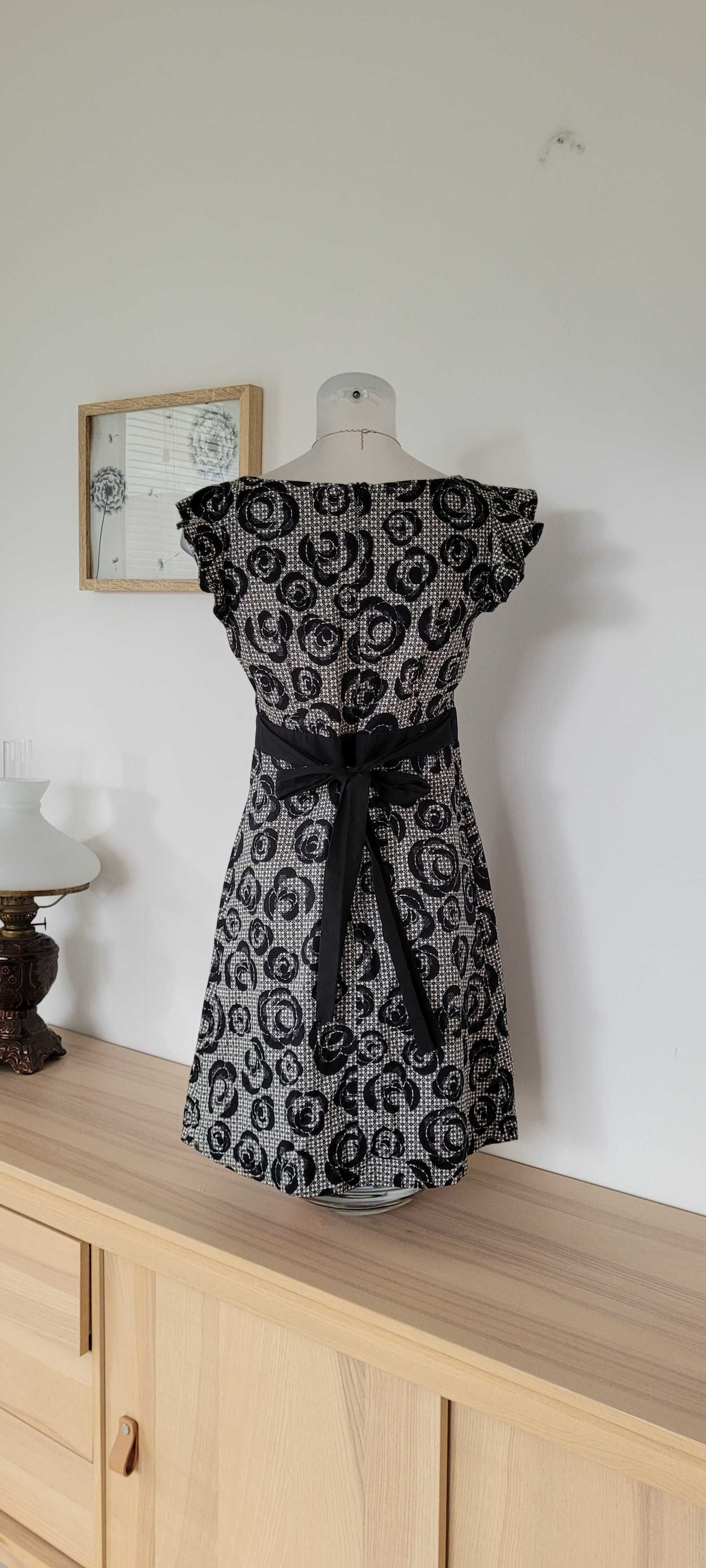 Czarno biała sukienka kwaiaty bawełna Topshop,rozmiar 38