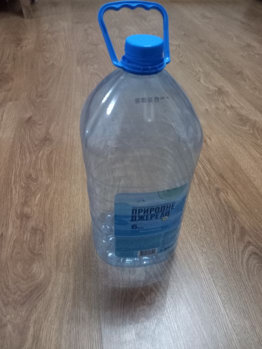 Пластиковые бутылки - 5л, 6л, 9л.