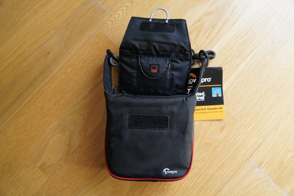 Lowepro Bolsa Compact Courier 80 Preto