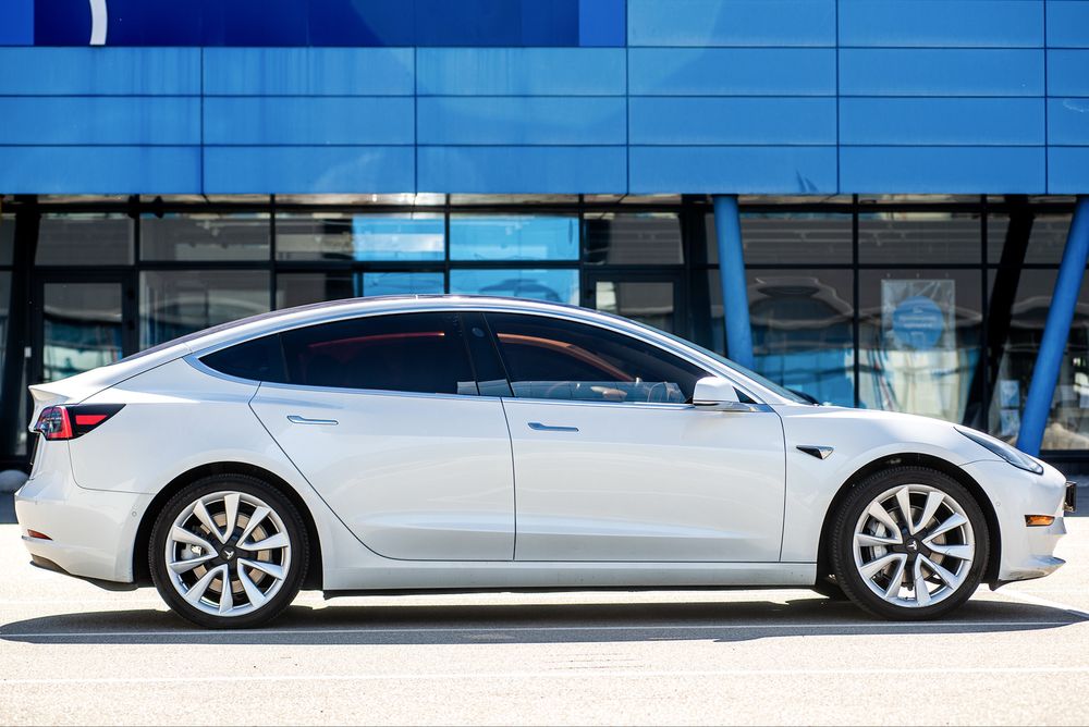 Tesla model 3, long range 75 кВт