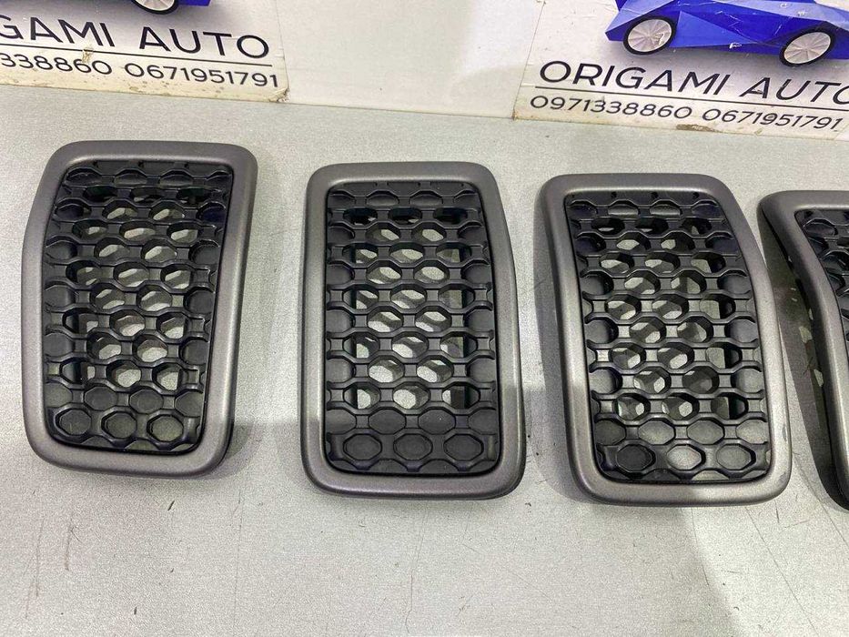 Решітка радіатора jeep cherokee kl Trailhawk Джип чероки кл 2019+