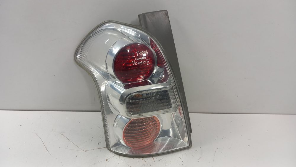 Toyota Corolla Verso Ii  Lampa Tył Lewy