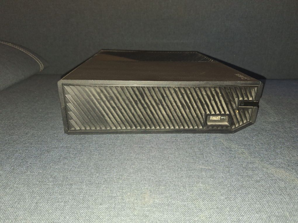 Xbox one konsola 500Gb + pad series, gry, pełne okablowanie