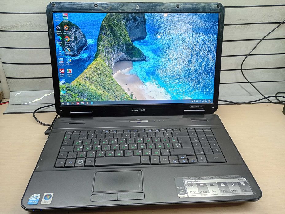 eMachines G725 17.3" LCD  Intel Pentium Dual Core T4200/4GB/250GB HDD