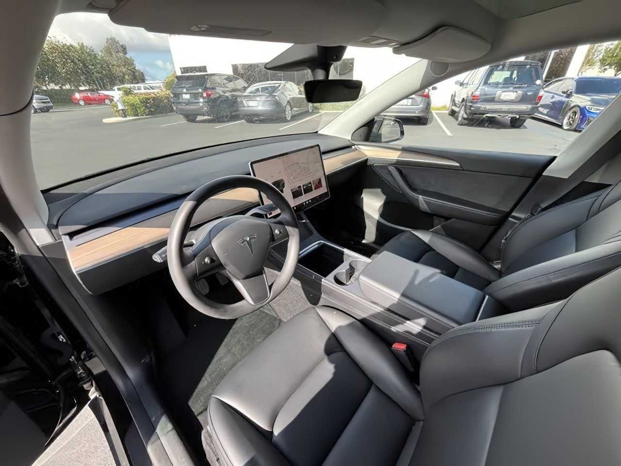 Tesla Model  Y 2023