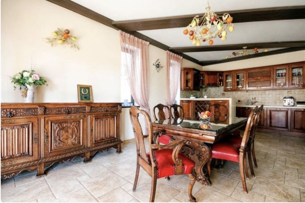 Дом на 8 сотках земли с ремонтом и бассейном на 7ст.Б.Фонтана.