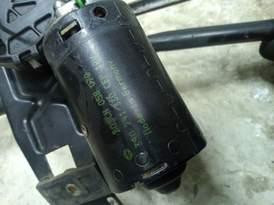 Запчастини Ауди 100,а6 с4, трапеція