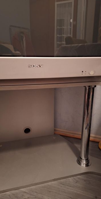 Telewizor Sony 32 cale ze stolikiem pod tv