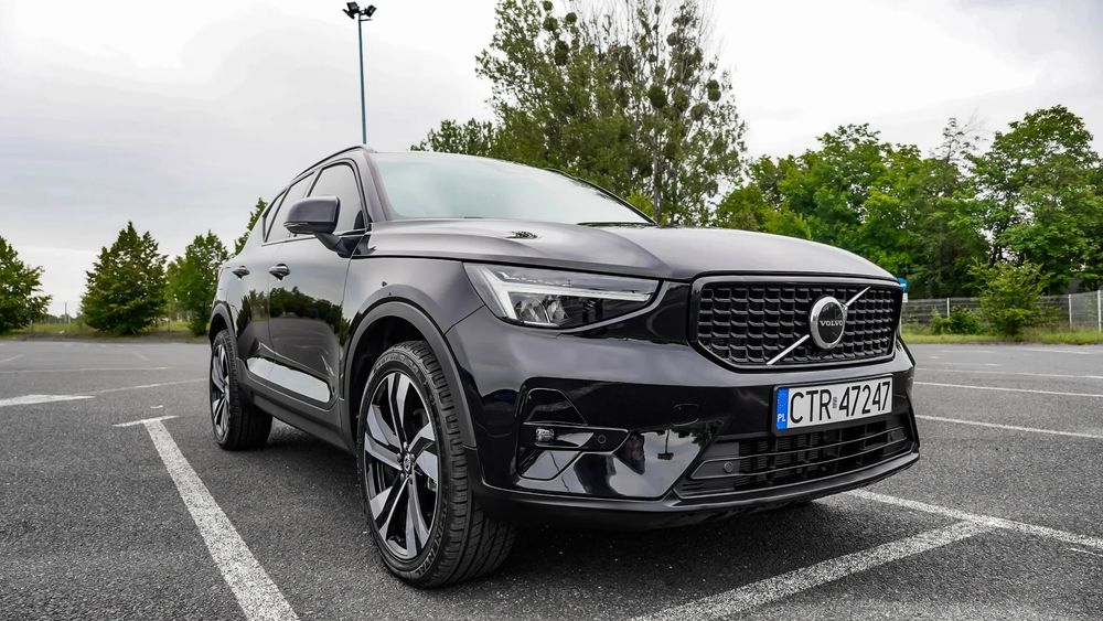 Volvo XC 40 Plus Dark, B5 247KM VAT 23%