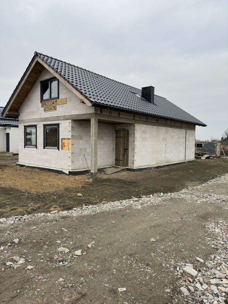 Dom w cenie mieszkania  w stanie zamknietym. Ul Wiosenna