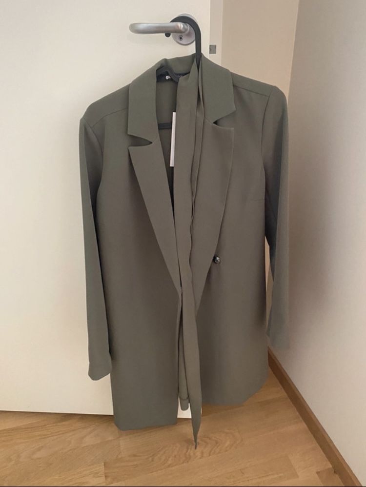 Sukienka wizytowa khaki gina tricot