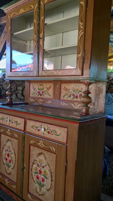 Przedwojenny kredens