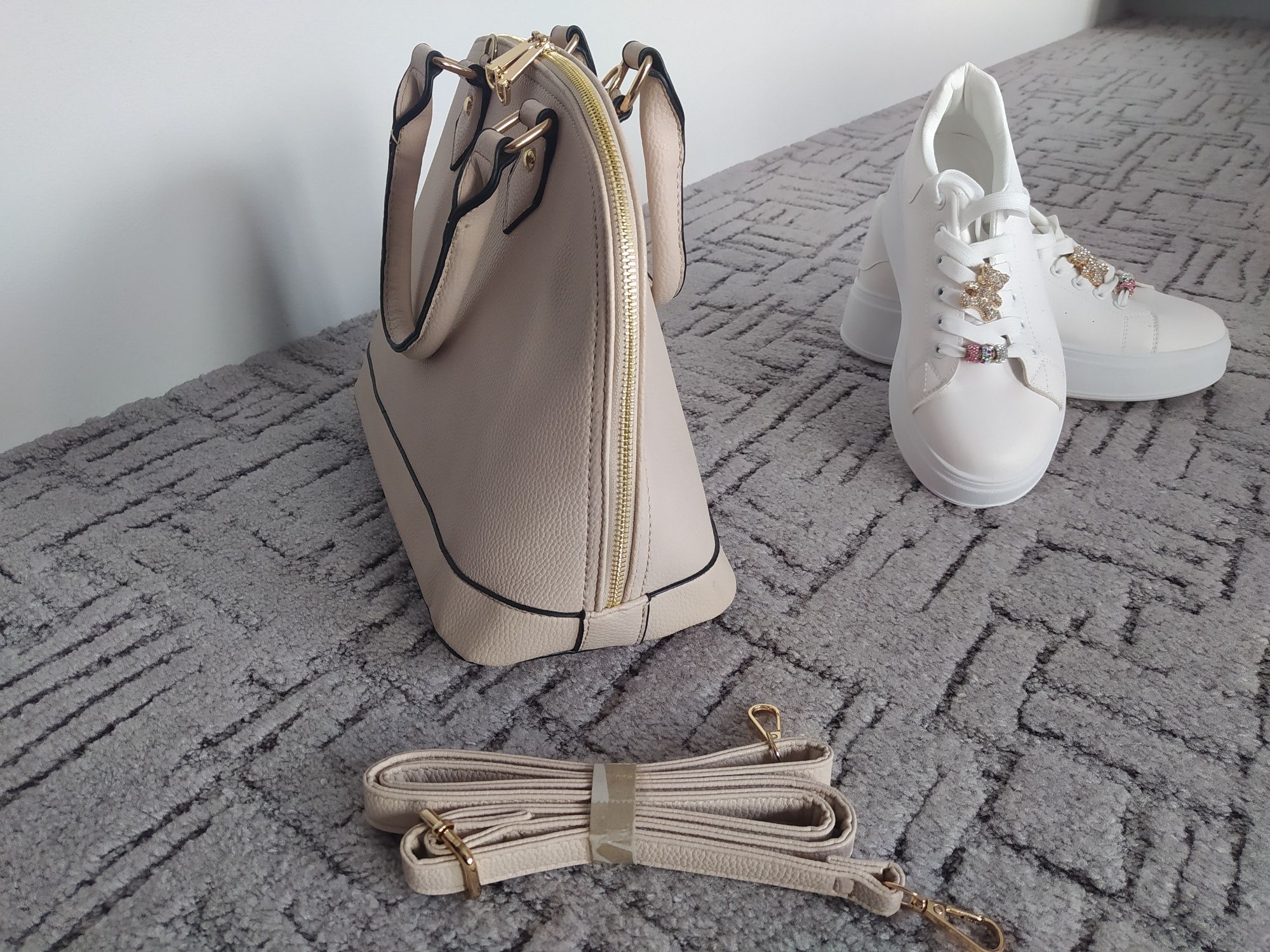 Elegancka torebka stan IDEALNY, dodatkowy pasek