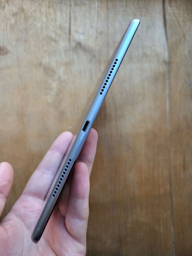 iPad pro 9.7” 128 ГБ wifi lte версія планшет apple