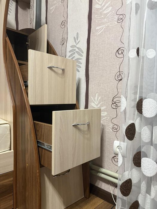 Двоярусне ліжко для дитячої