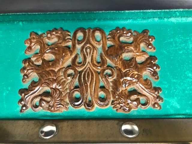 Mala vintage usada feita à mão