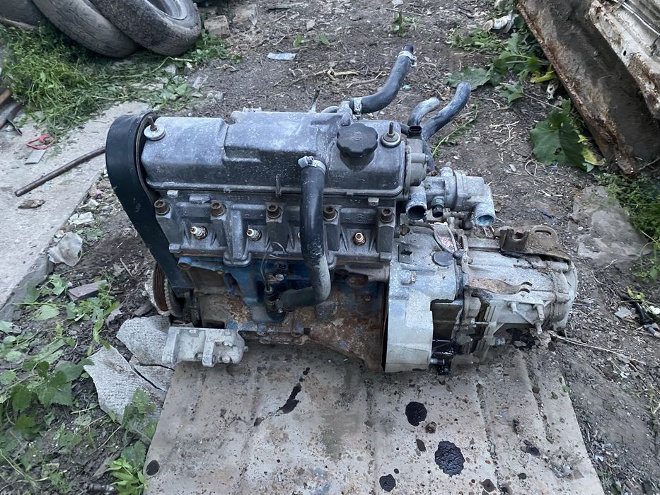 Мотор з коробкою ваз 1.5 8v