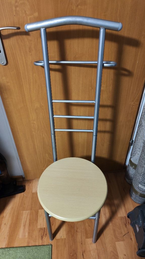 krzeseł na ubrania