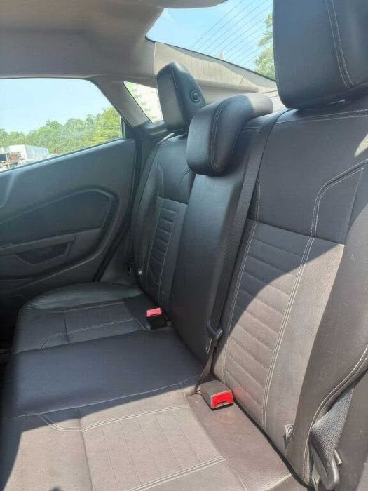 Ford Fiesta Titanium      2014