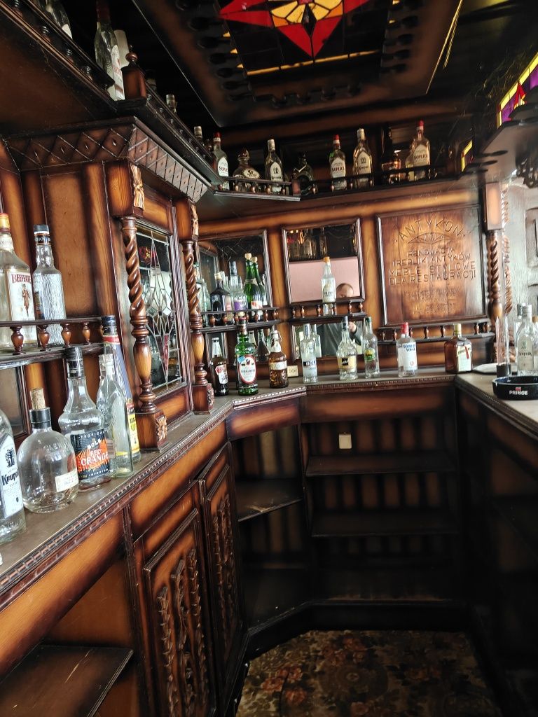 Bar, barek drewniany Zdobiony