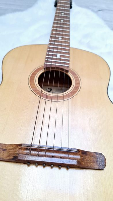 Gitara wysokości metra