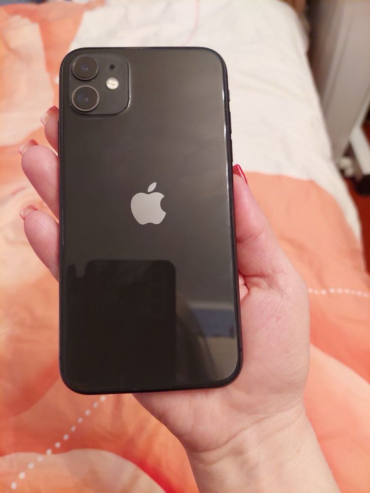 iPhone 11 с гарантией