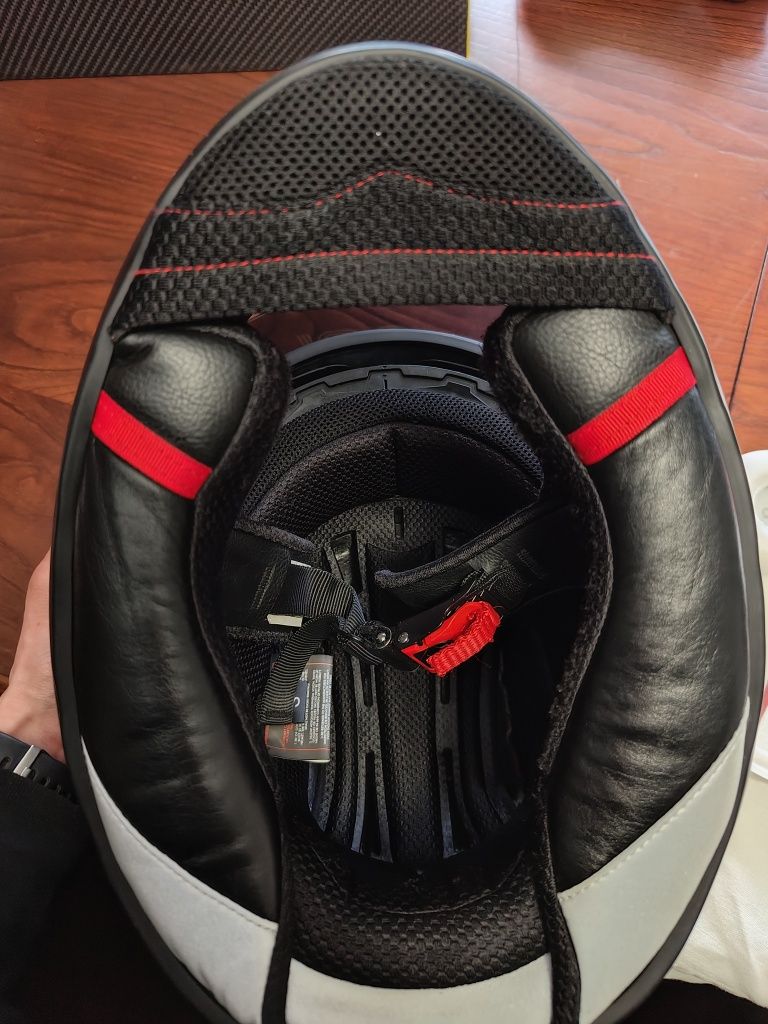 Capacete 130R em Carbono