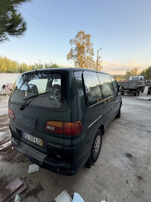 Carrinha Space Gear 8 lugares