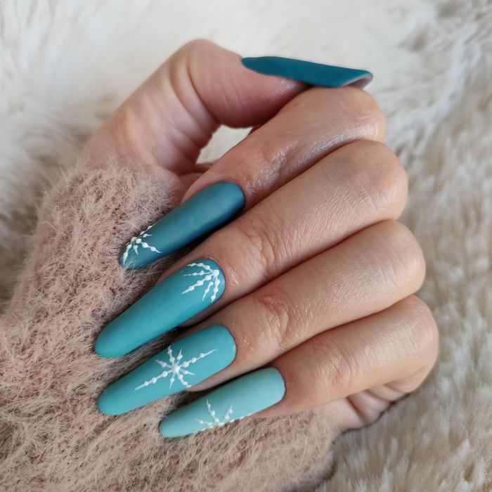 Paznokcie. Manicure i pedicure hybrydowy i żelowe