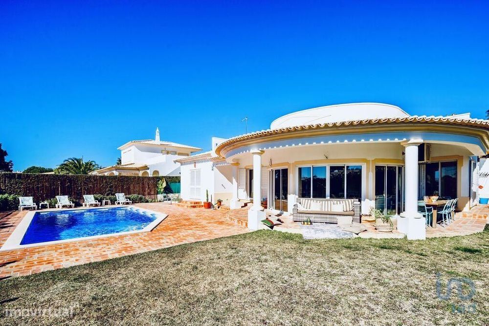 Casa / Villa T4 em Albufeira e Olhos de Água de 180,00 m2