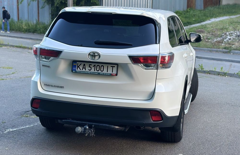 Toyota Highlander (можливий обмін на квартиру)