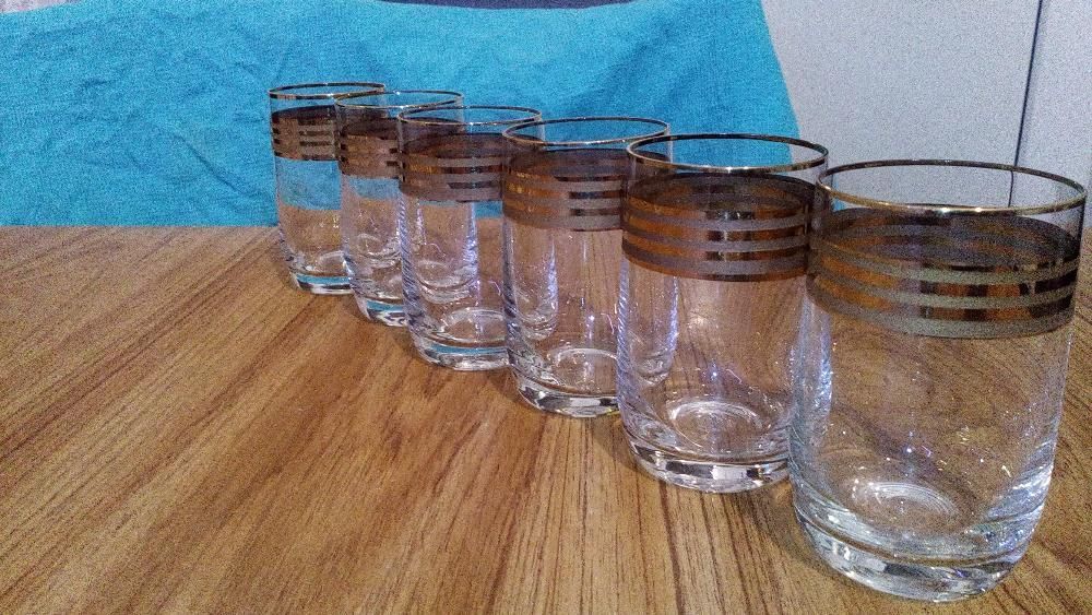 Продам стаканы бутели стеклянные Чехия