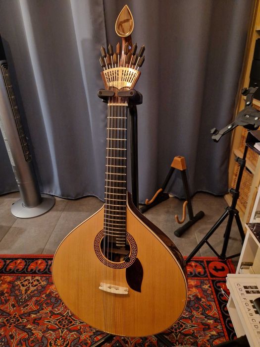 Guitarra Portuguesa Artimusica GP72C com leque Paulo Gilvaz